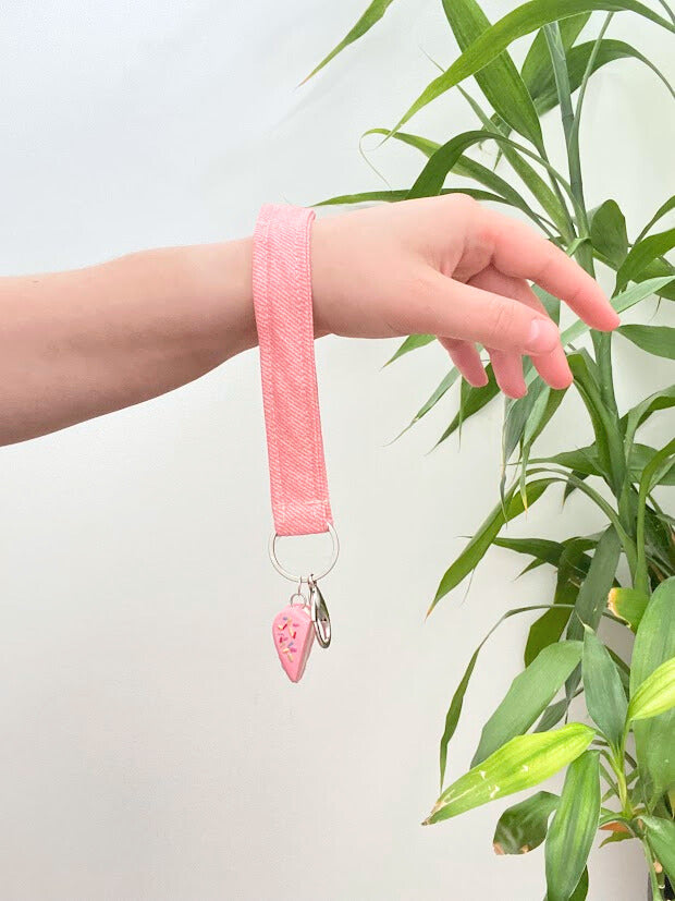 Bracelet porte-clé en tissu rose et fleuri, style printanier