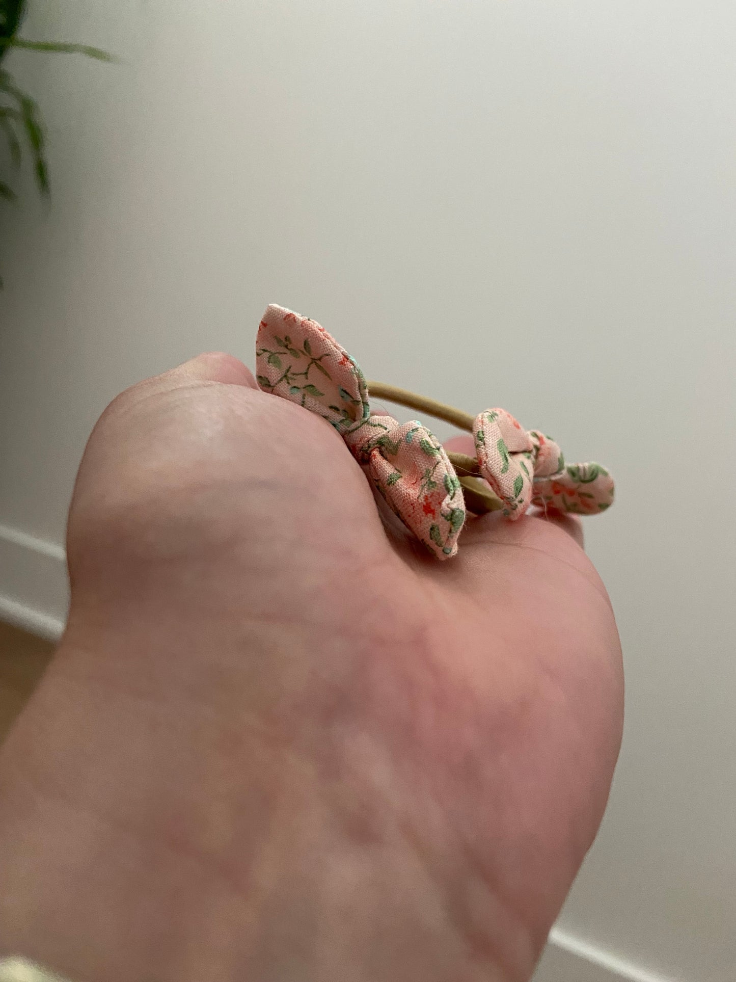 Paquet de deux élastique avec boucle rose et fleur