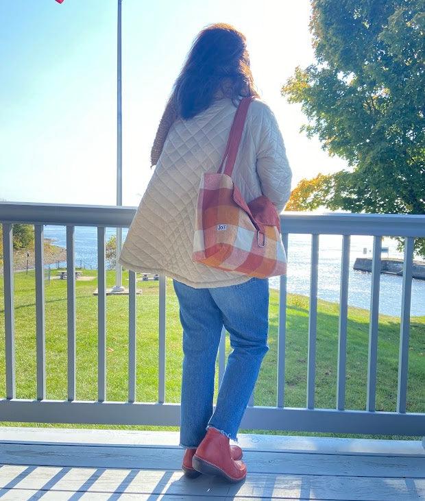 Sac d'automne carotter rouge, jaune et blanc