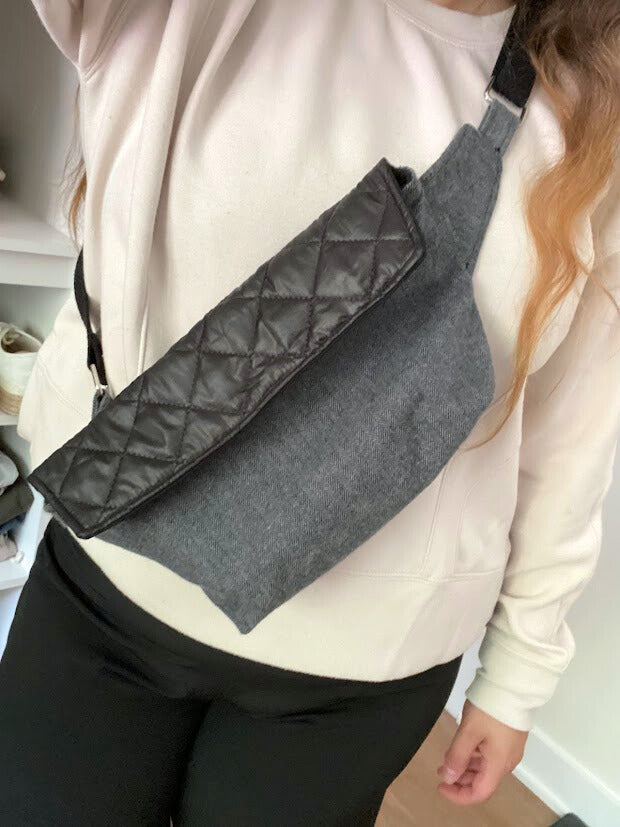 Sac banane rectangle carotter blanc et noir et gris