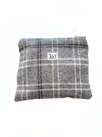 Petite pochette au tons de gris