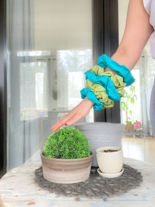 Scrunchie vert feuille et bleu turquoise vif