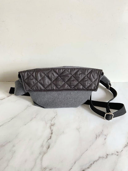 Sac banane rectangle carotter blanc et noir et gris
