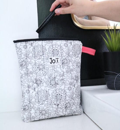 Pochette de voyage pour le maquillage \ produits d'hygiènes, design de fleur noir