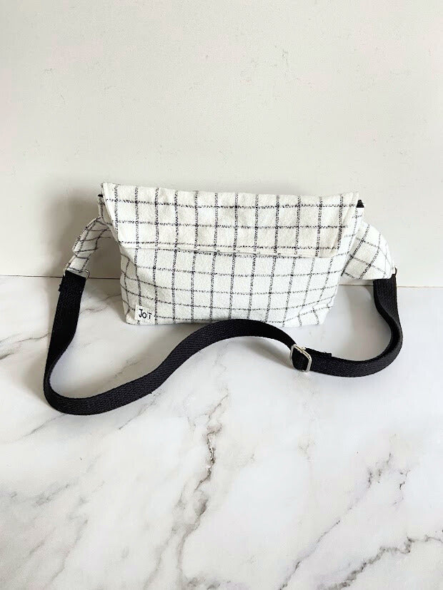 Sac banane rectangle carotter blanc et noir et gris