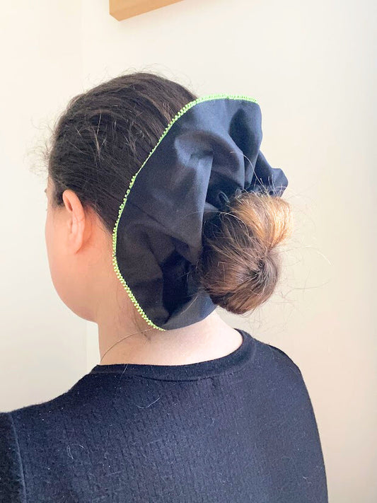 Scrunchie géant noir perler vert pour halloween