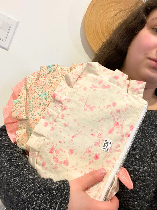 Pochette à maquillage rose à froufrou \ 3 designs rose