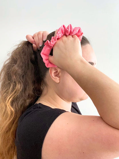 Scrunchie pour l'amour du rose